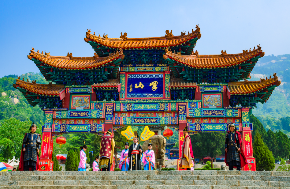 沉浸式登山,峄山有好戏