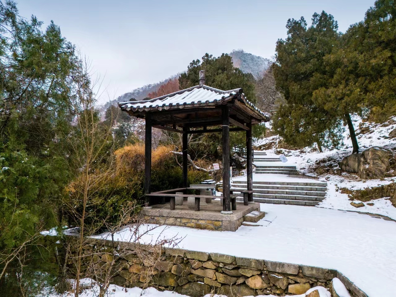 壹图集雪后的泰山玉泉寺
