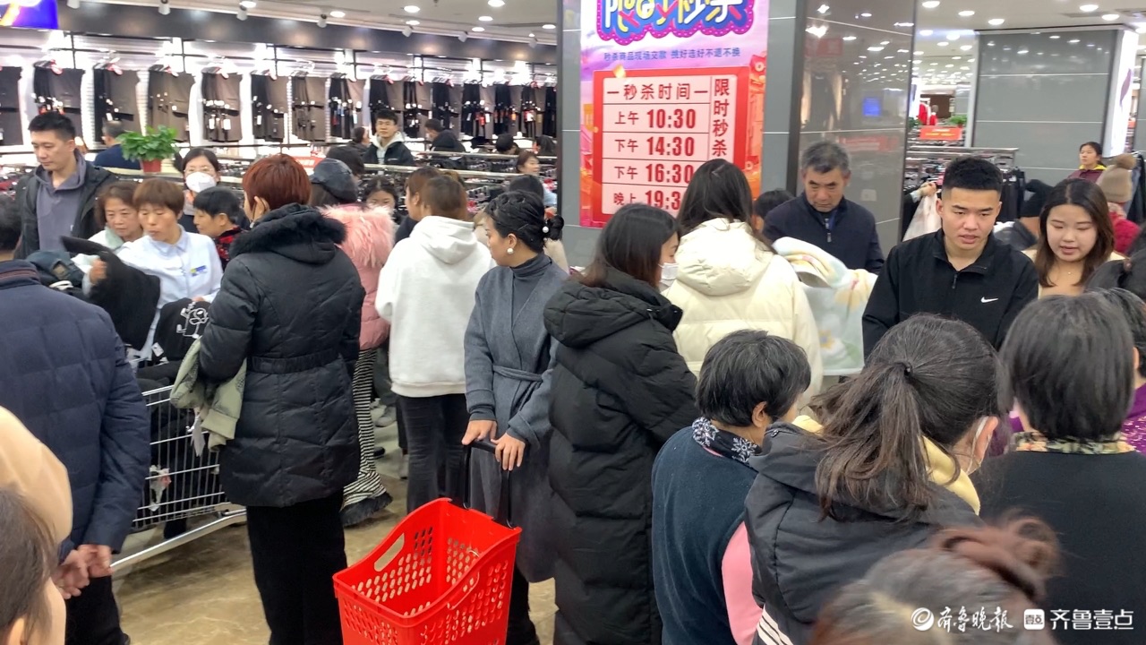 新春走基层|老商场纷纷走大众路线,餐饮热过购物-齐鲁晚报·齐鲁壹点