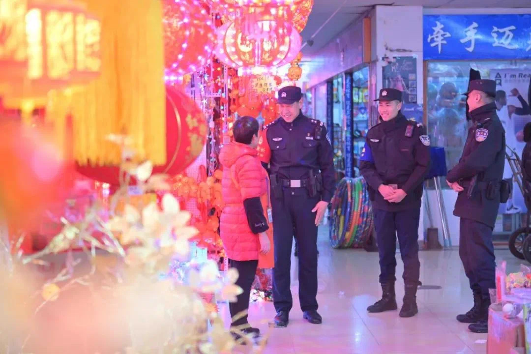 新春走基层｜警务站里的暖心“年事”