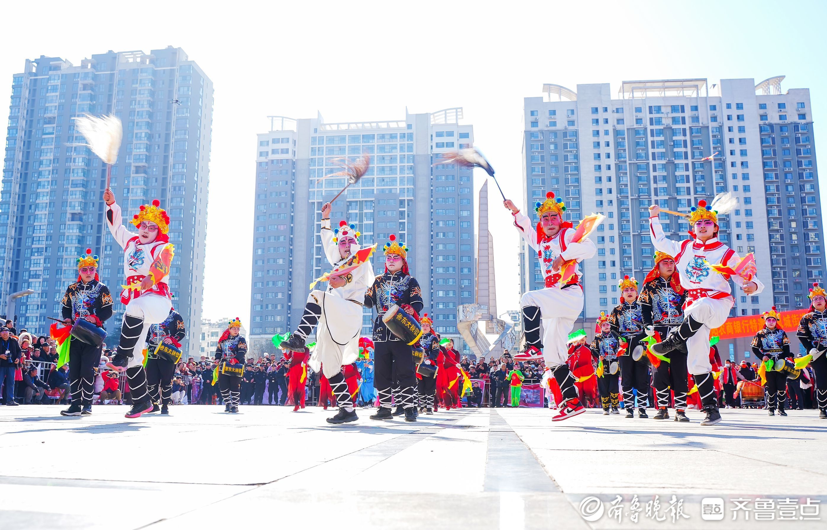 “龙龙”的年味|九岁“乐大夫”正月忙，六百年海阳大秧歌别样红