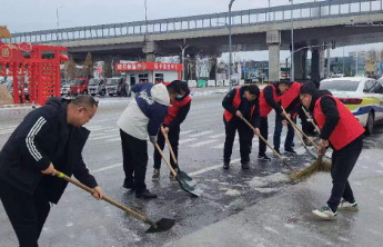 开启24小时清雪除冰模式，临沂市罗庄区“清雪大军”在行动