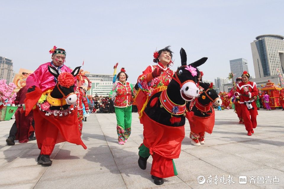 图集｜烟台“秧歌进城”庆新春 现场十余支队伍同台竞技