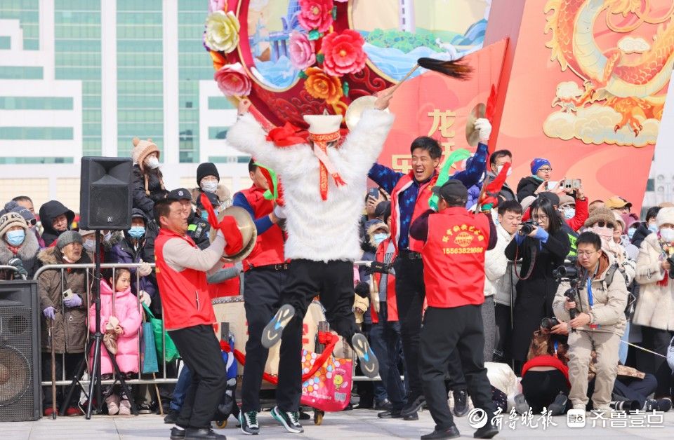 图集｜烟台“秧歌进城”庆新春 现场十余支队伍同台竞技
