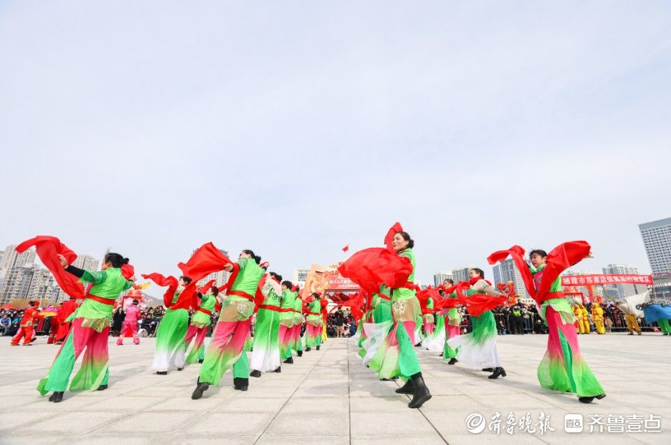 图集｜烟台“秧歌进城”庆新春 现场十余支队伍同台竞技