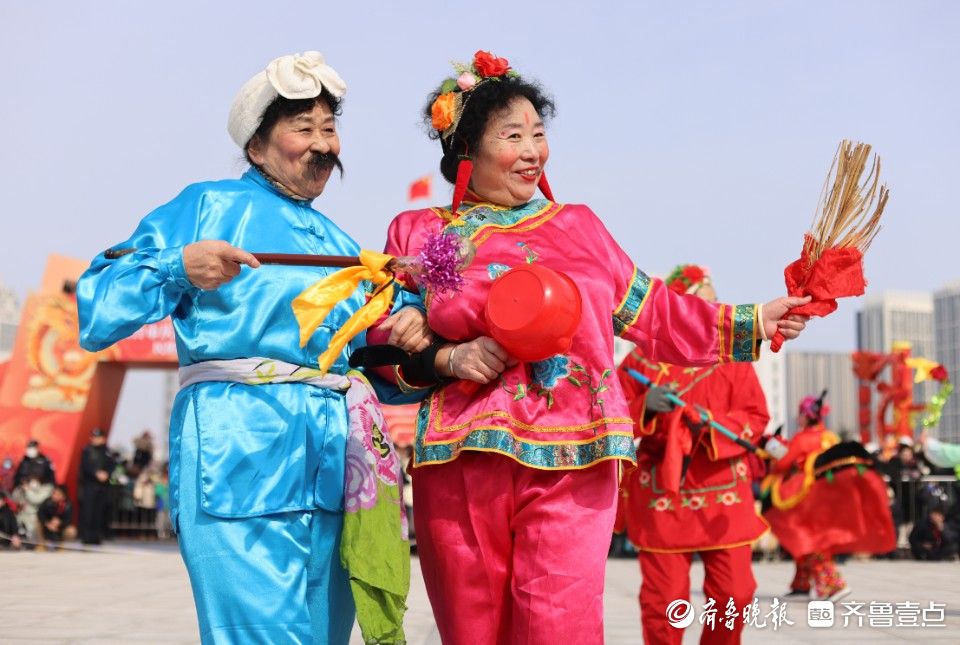 图集｜烟台“秧歌进城”庆新春 现场十余支队伍同台竞技