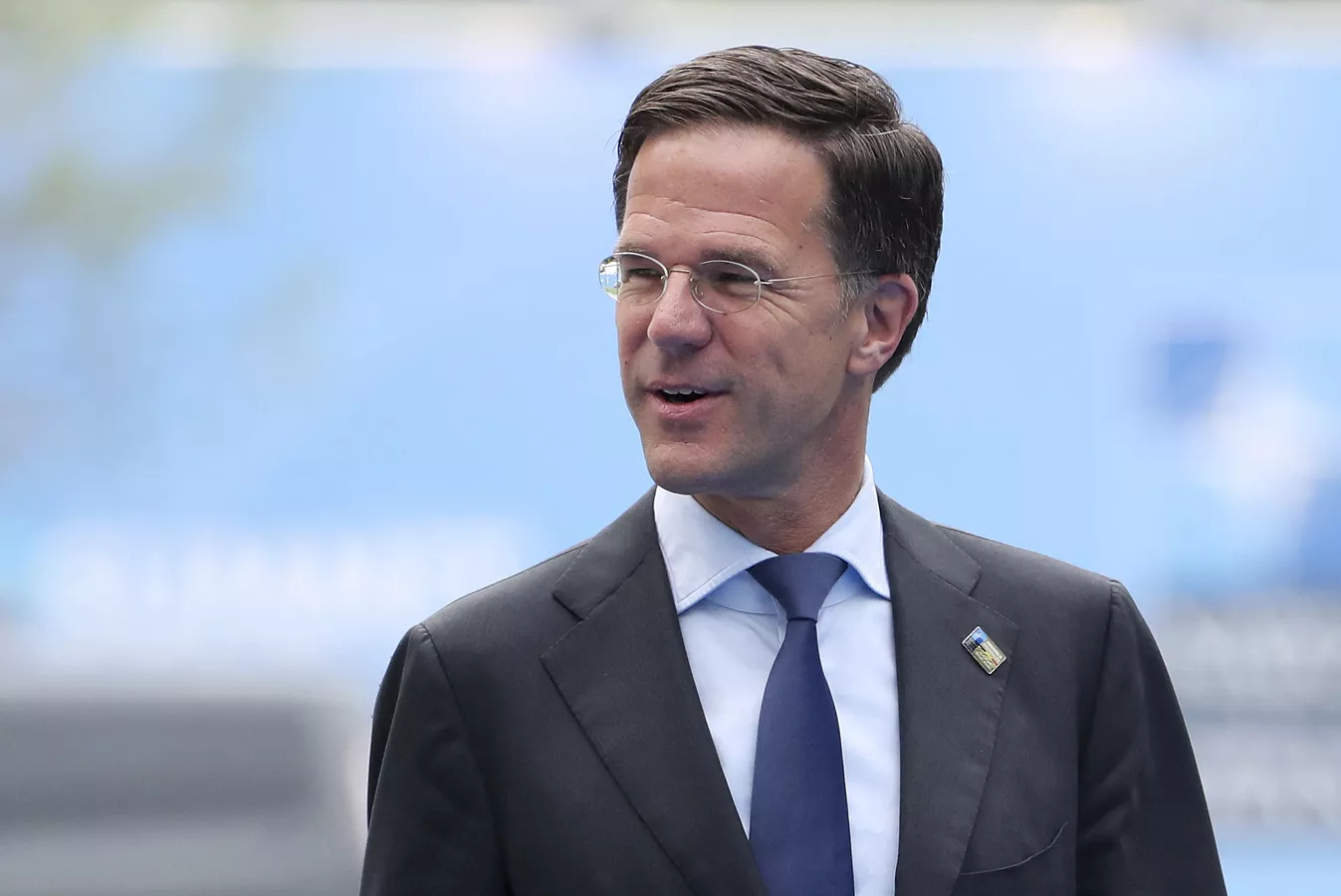 侃天下她被德国总理拦下后荷兰首相离这个位子越来越近