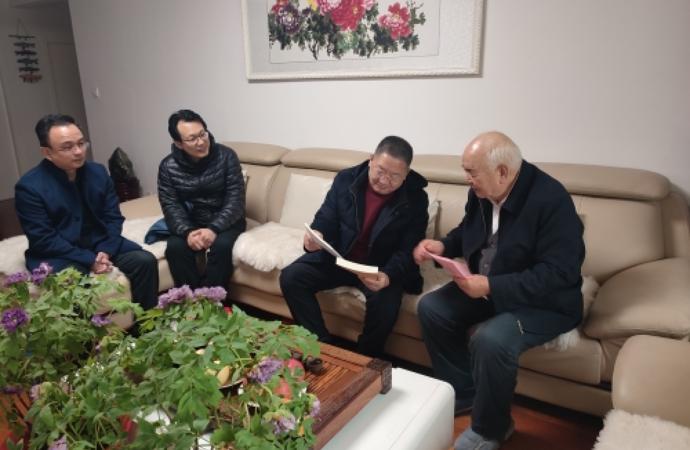 省公共资源交易中心走访慰问老党员生活困难党员