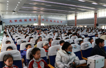 临沂光耀实验学校举办“全环境立德树人”深化道德教育动员大会