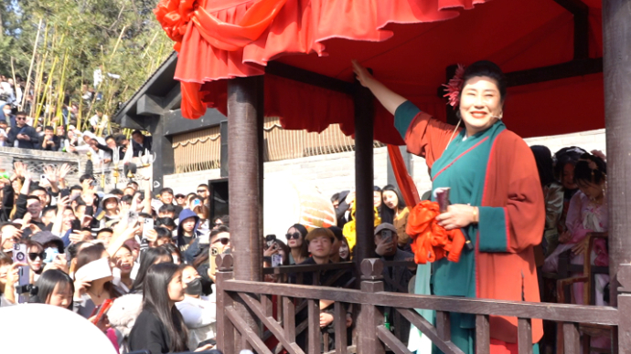 壹直播|走，去开封！壹点记者现场解码“王婆说媒”爆火的秘密