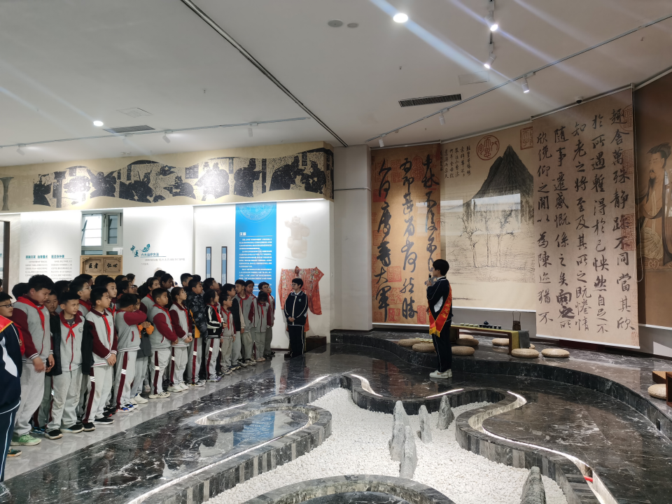 春锋送暖历城二中彩石校区开展学雷锋系列活动