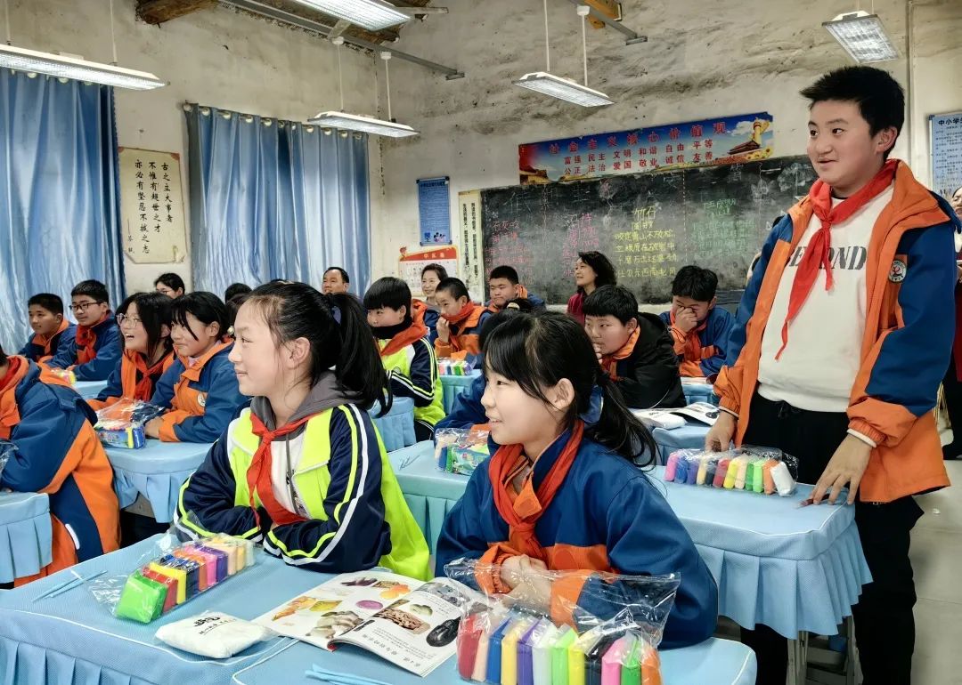 济南市东方双语实验学校骨干教师送课起步区开展教育教学交流活动