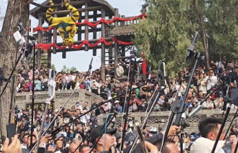 “直播大军”涌上万岁山，王婆说媒成网红打卡地