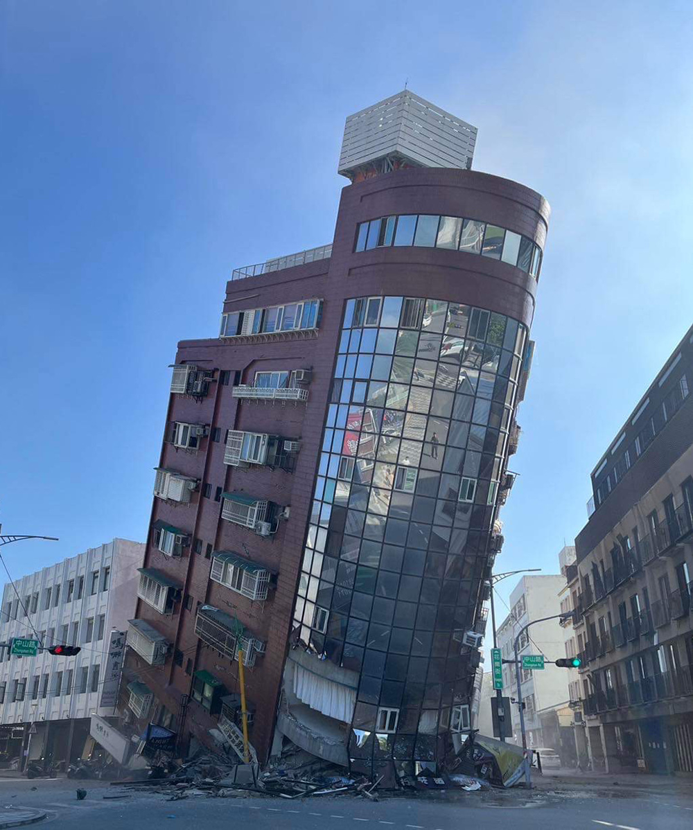 地震造成花莲一大楼严重倾斜，消防部门已救出10人