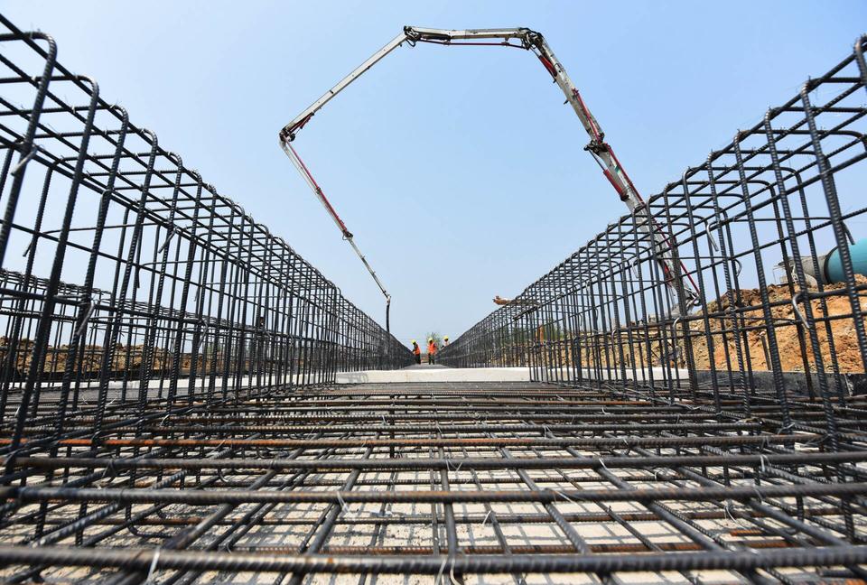 潍宿高铁开工建设，鲁南段施工现场一片忙碌
