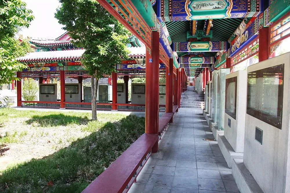 历代共有十朝十六位皇帝曾经封禅沂山,这丰富了东镇