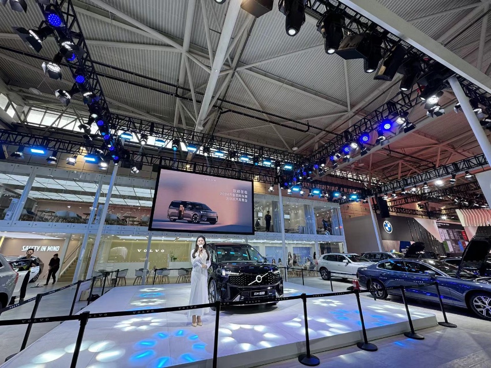 提前探馆齐鲁车展，各大汽车展台争相“比美”