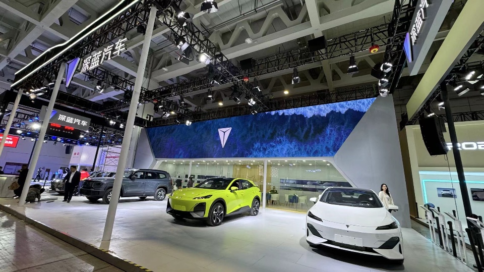 提前探馆齐鲁车展各大汽车展台争相比美