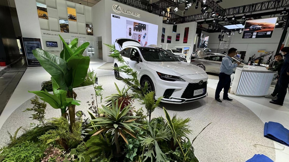 提前探馆齐鲁车展，各大汽车展台争相“比美”