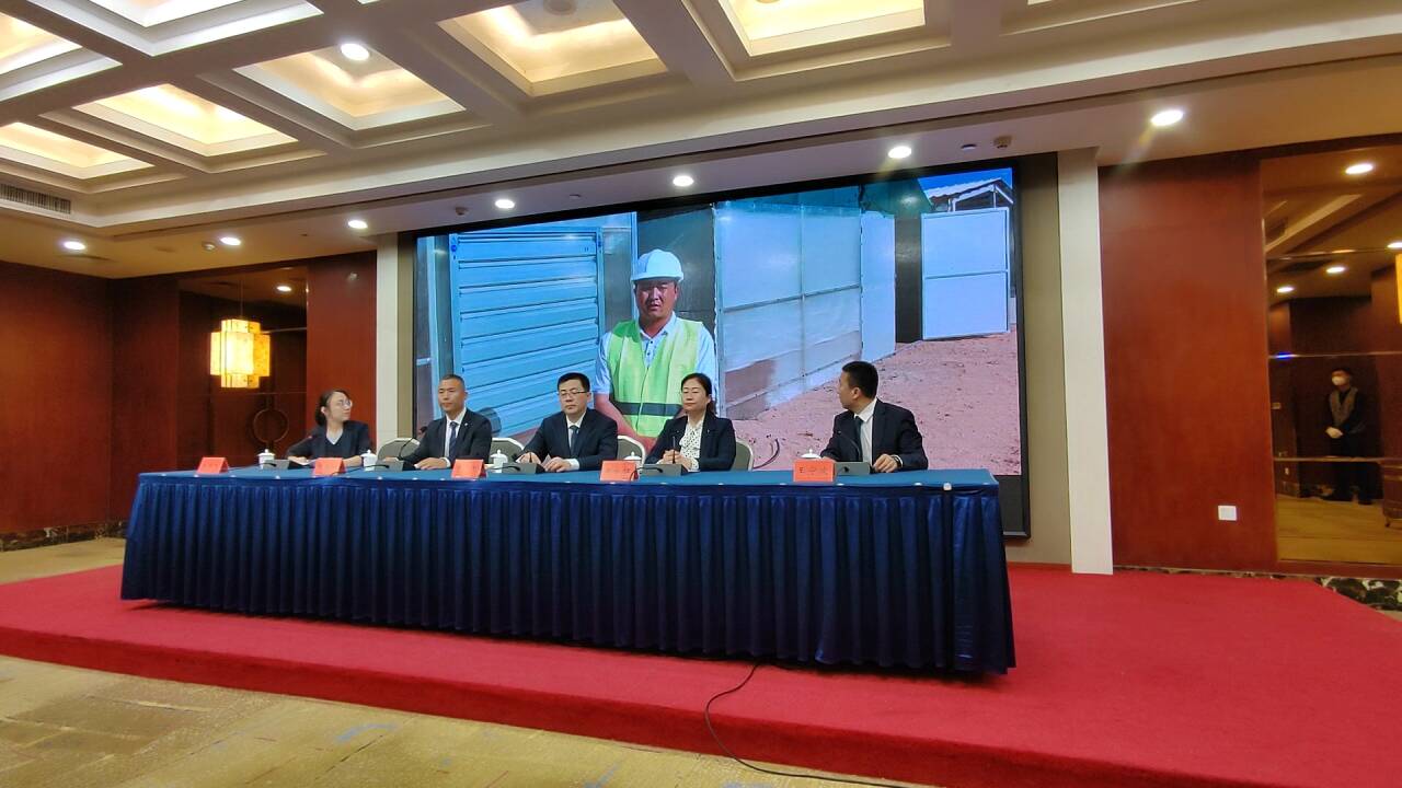 发布会现场连线迪拜农场主期待与更多潍坊企业合作