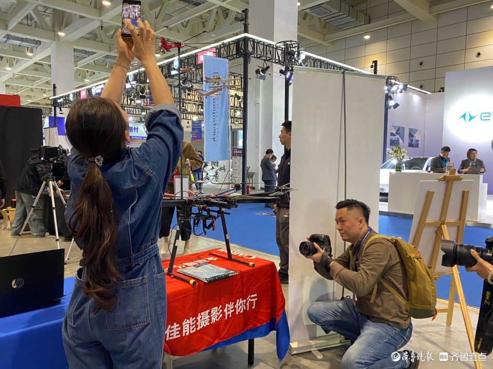 情报员拍客团|人潮涌动打卡走起！齐鲁车展首日现场人气火爆