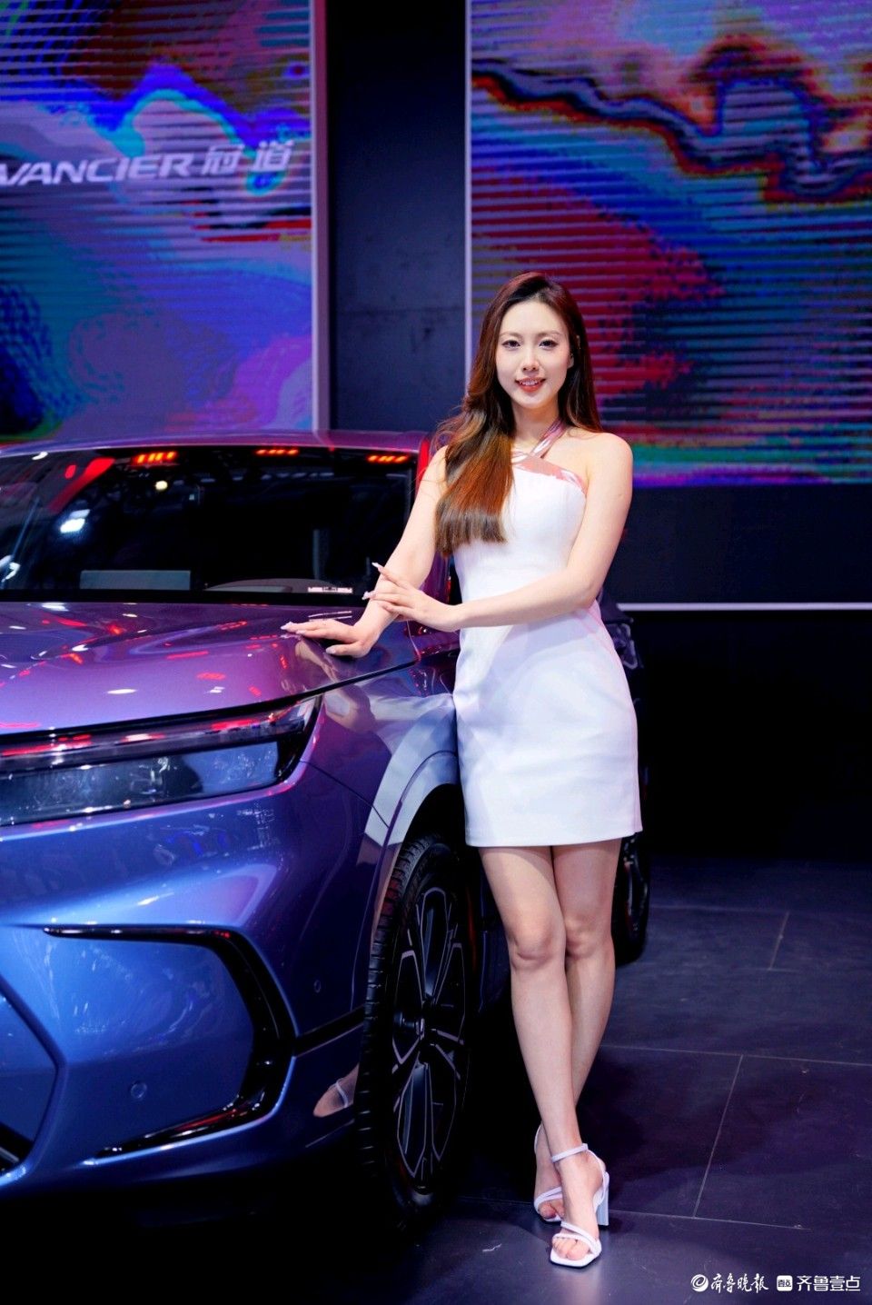 情报员拍客团|高颜值！齐鲁国际车展豪车美女同框，让你赏心悦目