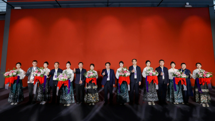 尧舜牡丹国色芳华 世界级非遗艺术展暨尧舜牡丹新品发布会举行