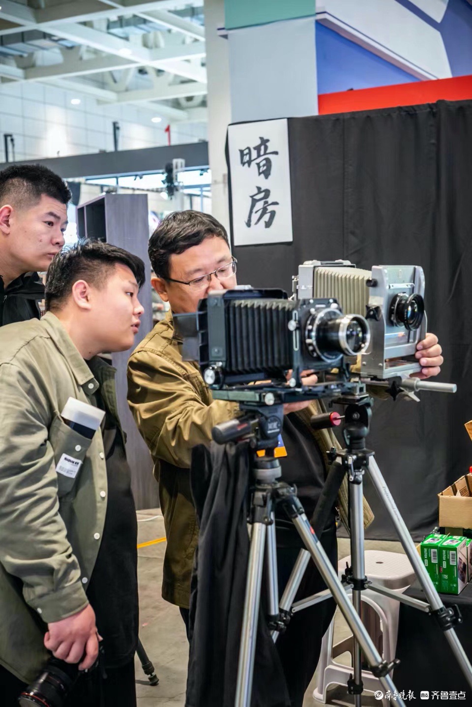 悦驾乐拍|胶片暗房无人机，车展还能这么“玩”？