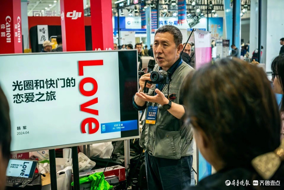 悦驾乐拍|胶片暗房无人机，车展还能这么“玩”？