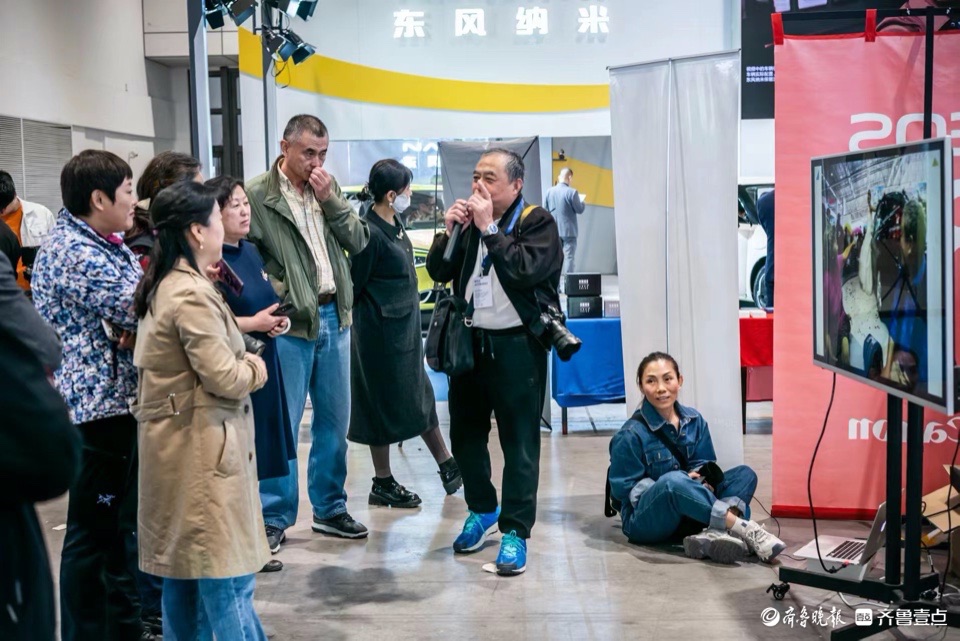 悦驾乐拍|胶片暗房无人机，车展还能这么“玩”？