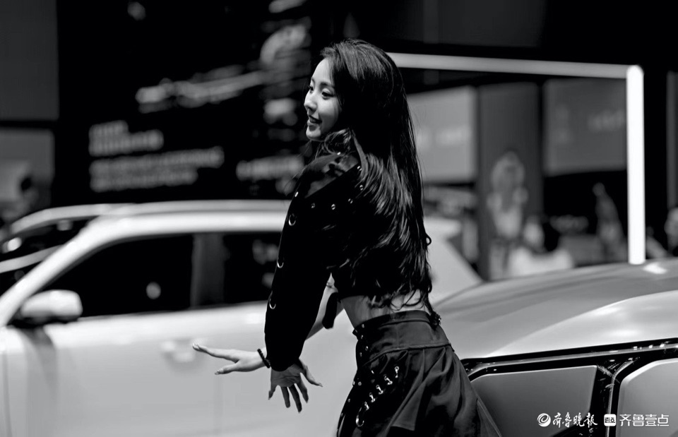 悦驾乐拍|青春靓丽，齐鲁国际车展上车模展风采