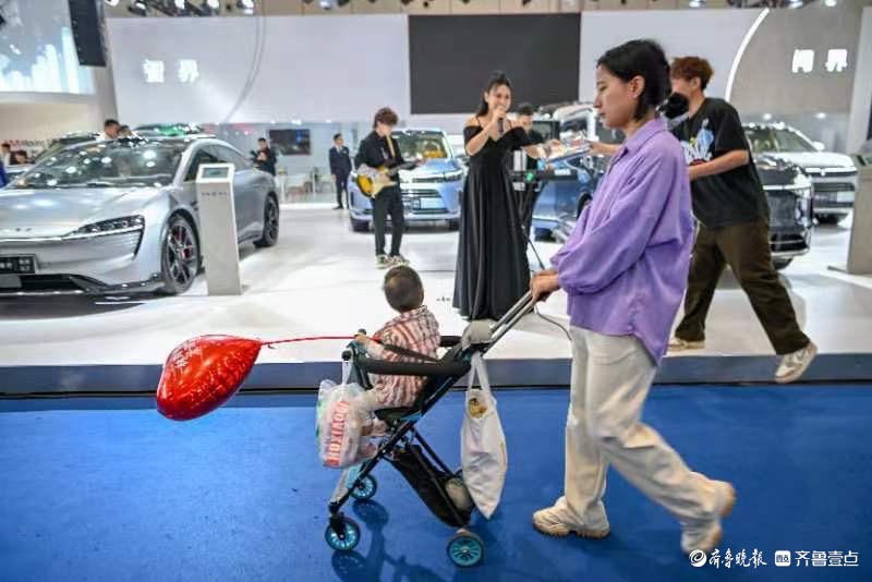 悦驾乐拍|全家总动员，携家带口来看车