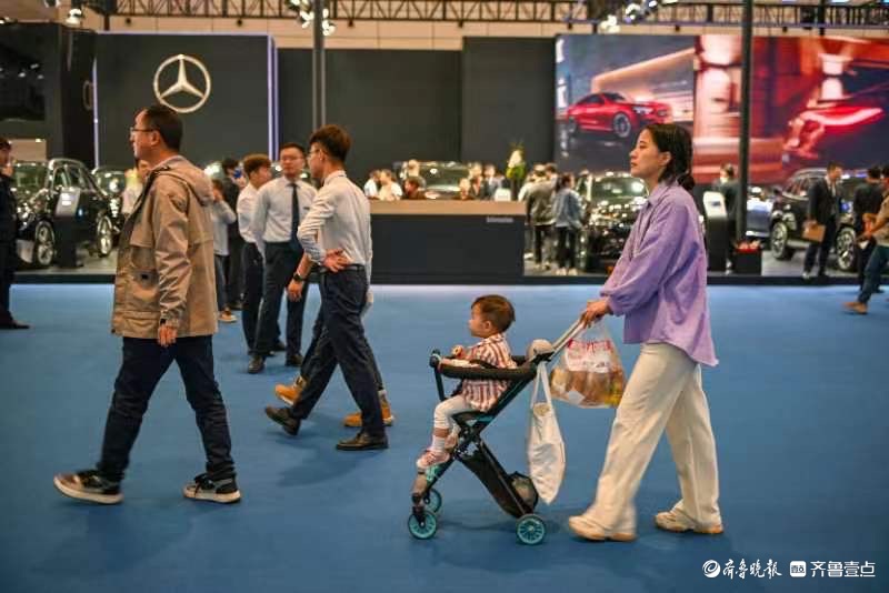 悦驾乐拍|全家总动员，携家带口来看车