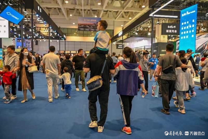 悦驾乐拍|全家总动员，携家带口来看车