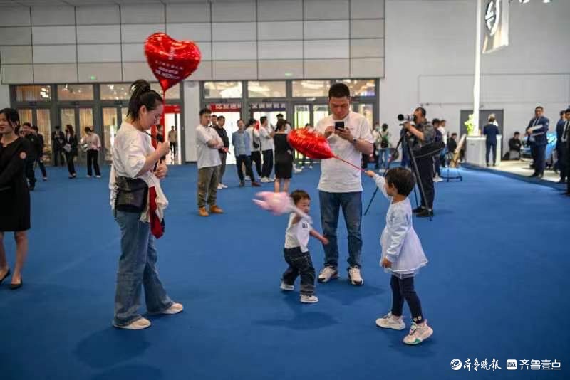 悦驾乐拍|全家总动员，携家带口来看车