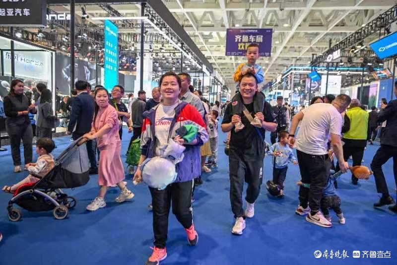 悦驾乐拍|全家总动员，携家带口来看车