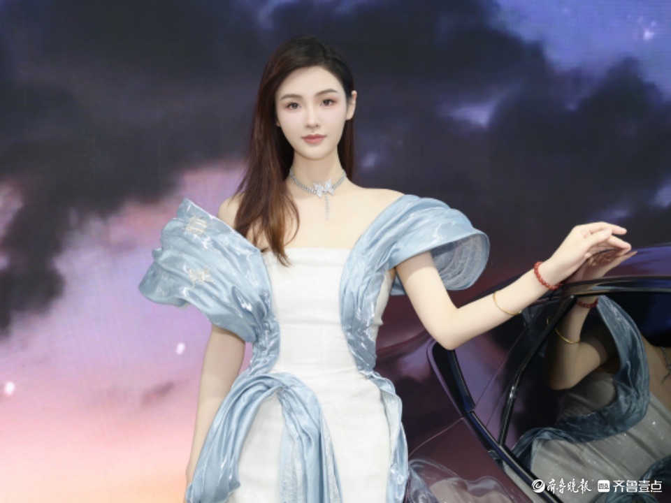 悦驾乐拍|齐鲁国际车展上的靓丽车模