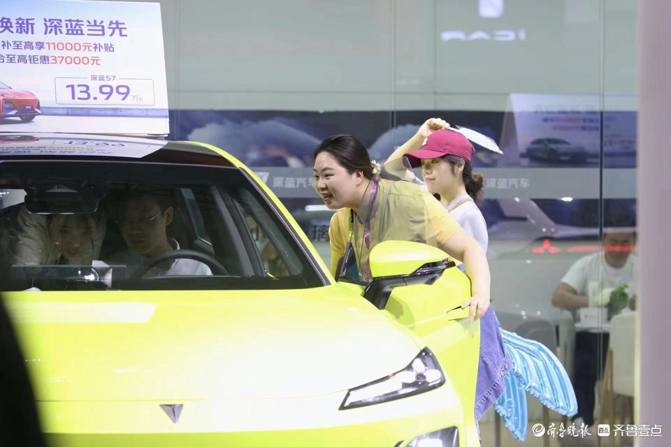 悦驾乐拍|周末的齐鲁国际车展，人潮涌动精彩纷呈