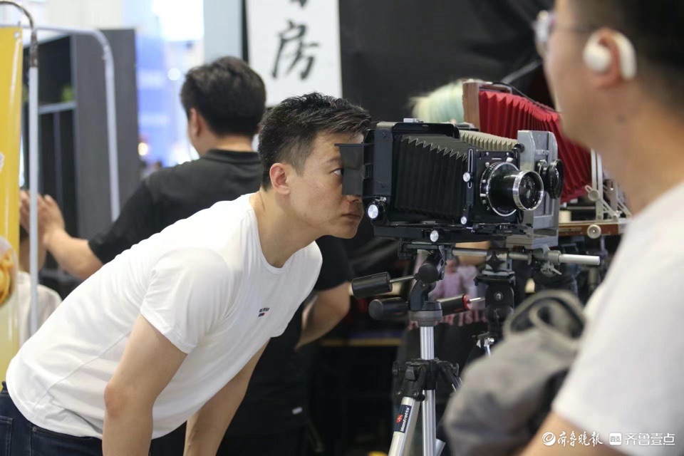 悦驾乐拍|周末的齐鲁国际车展，人潮涌动精彩纷呈