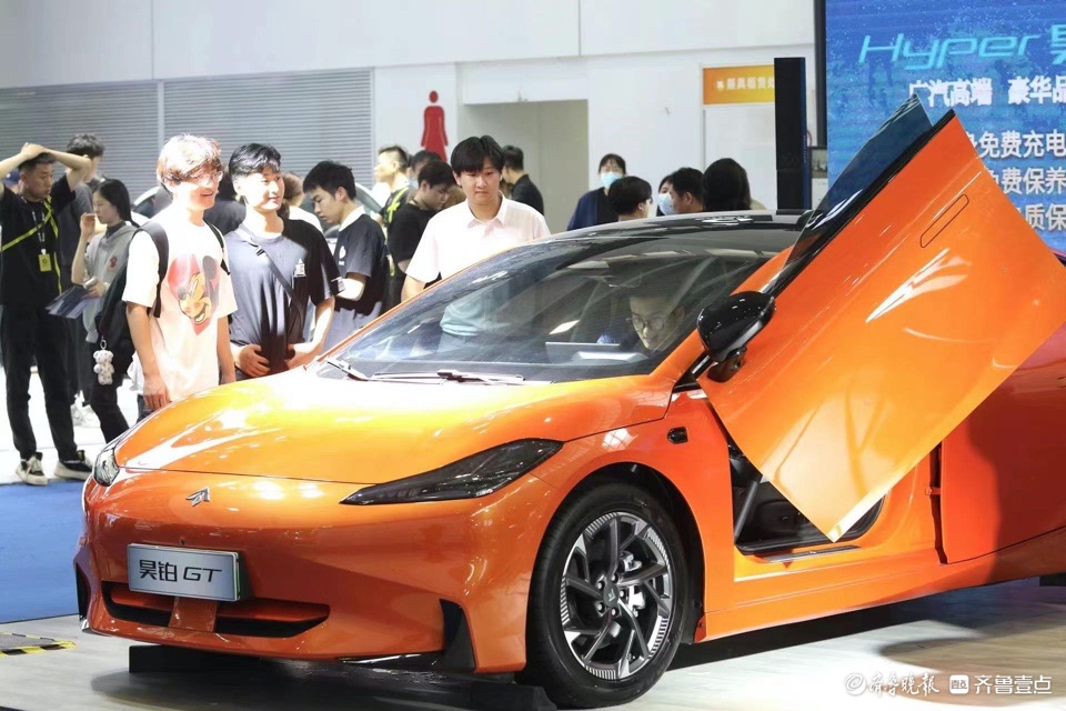 悦驾乐拍|周末的齐鲁国际车展，人潮涌动精彩纷呈