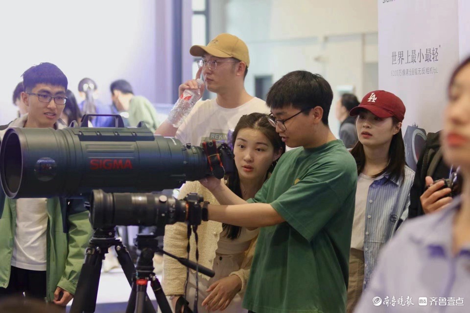 悦驾乐拍|周末的齐鲁国际车展，人潮涌动精彩纷呈