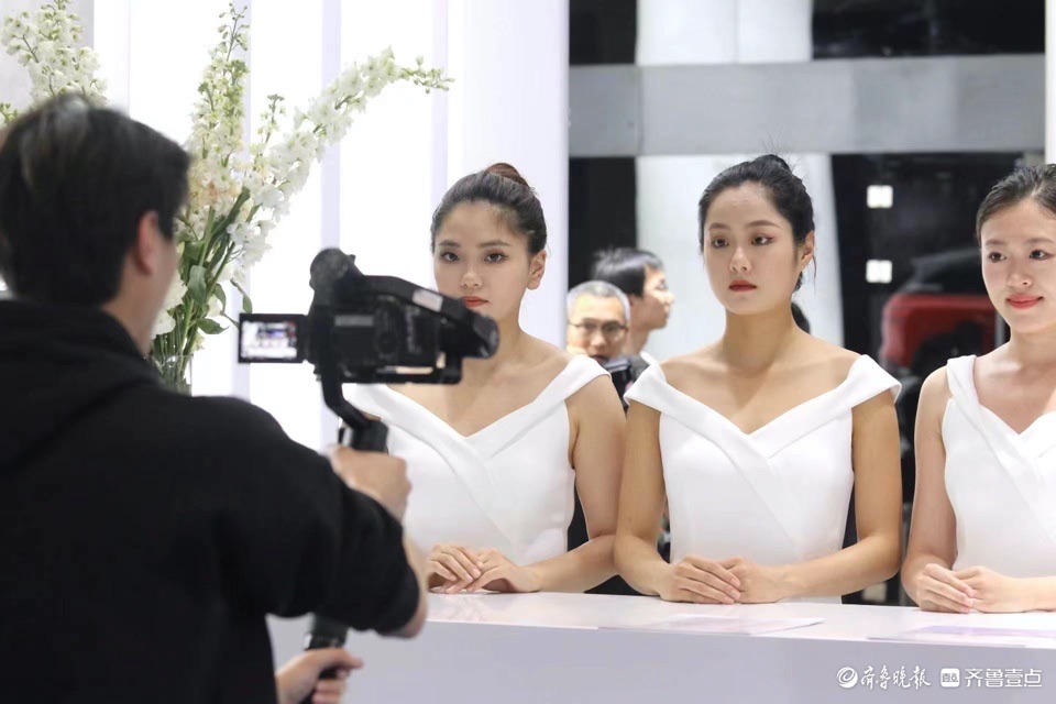 悦驾乐拍|周末的齐鲁国际车展，人潮涌动精彩纷呈