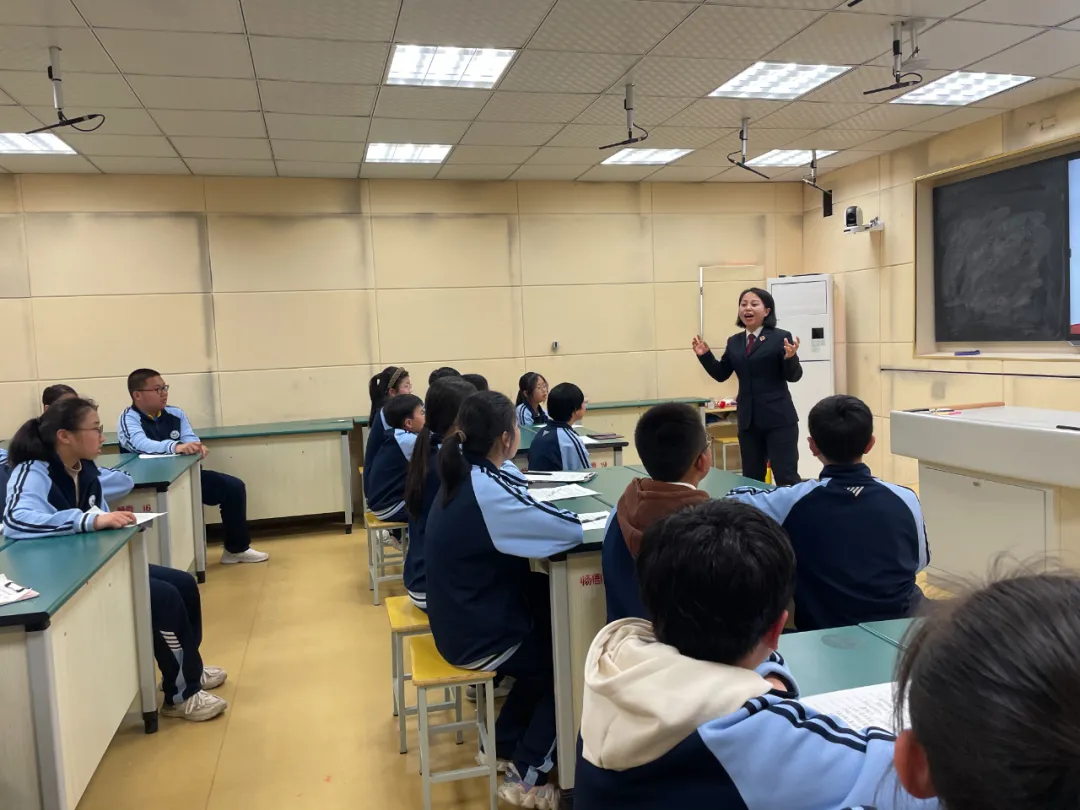 乳山市检察院"百灵"未检办案团队走进乳山市畅园学校开展法治宣传