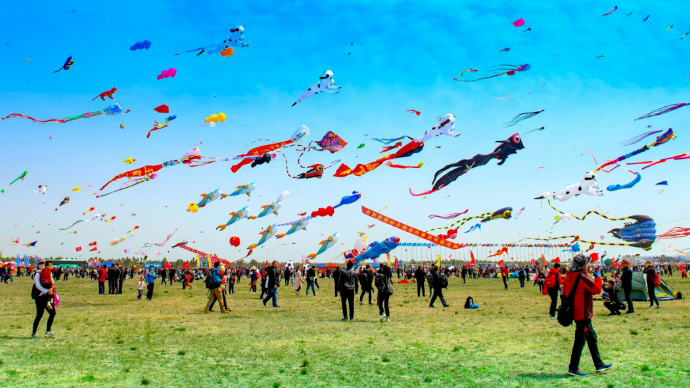 壹直播|万人放飞，记者带你云游第41届潍坊国际风筝会