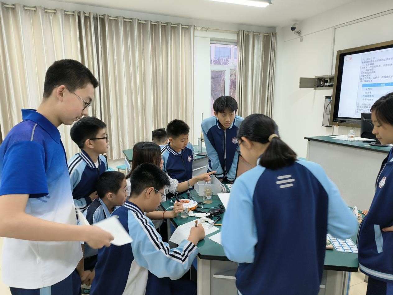 淄博柳泉中学:创新科学实验活动点亮学生探索之路