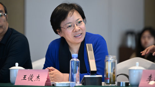 圆桌分享会王俊杰:绘态画魂难, 文字工作者使命在肩