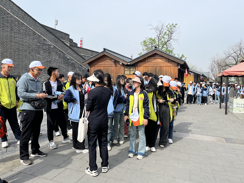 走进圣贤故里,传承国学文化!惠民职专开展曲阜研学活动