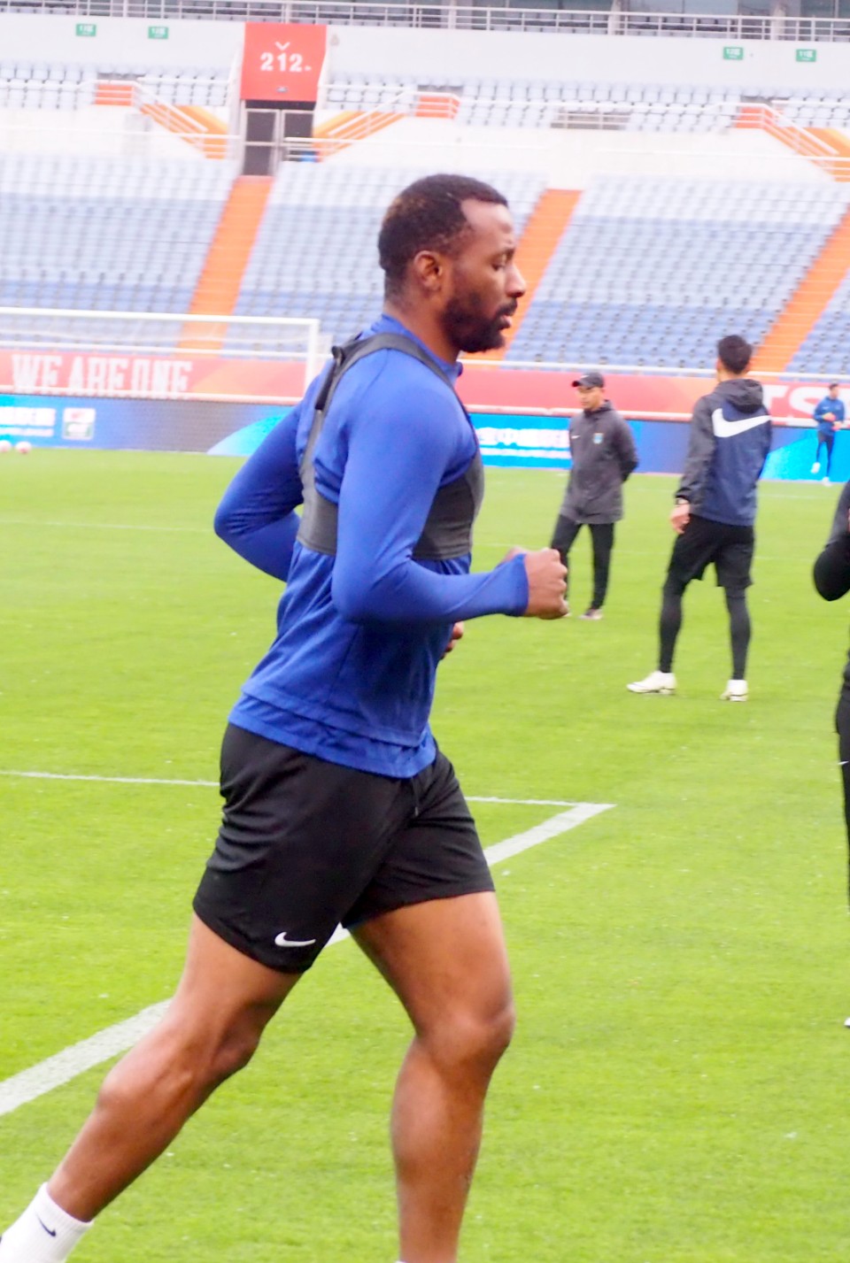 南通支云队抵达济南训练，数名外援身体强壮