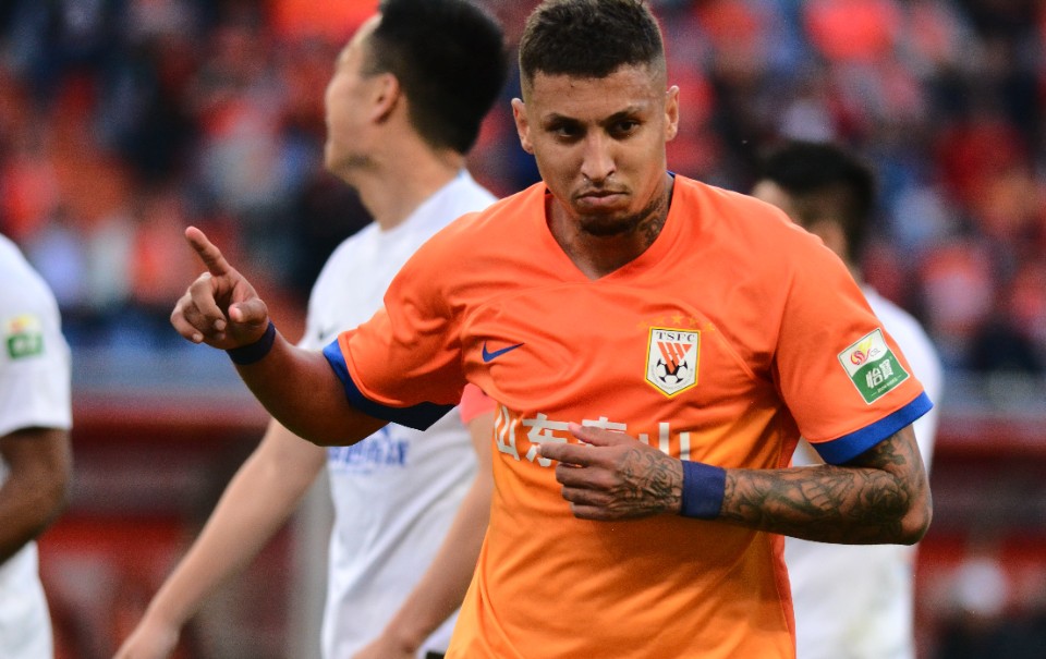 精彩瞬间|山东泰山VS南通支云，克雷桑扳平比分瞬间 