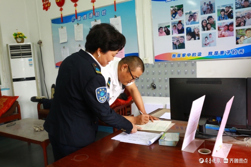 最美身影 | 26路公交车夫妻档驾驶员